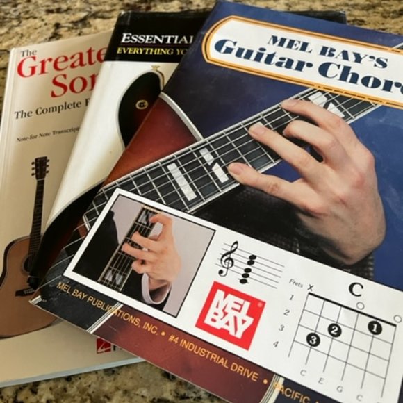 Bundle of 3 Learn to play Guitar and Songbooks - Picture 1 of 10